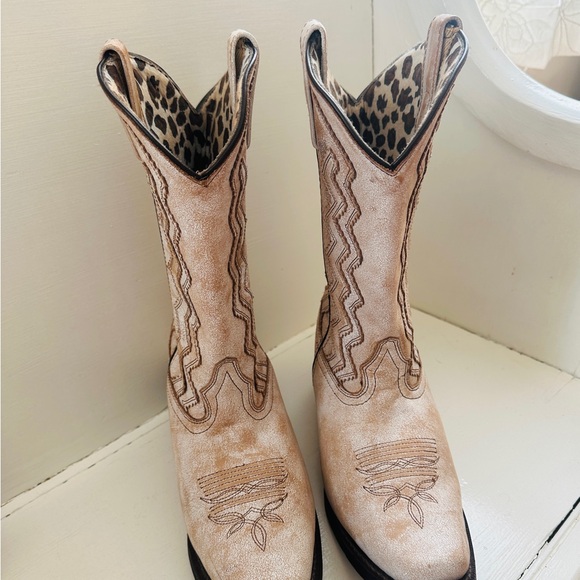 LAREDO WOMEN'S RUSTIC BONE OVERLAY WESTERN BOOTS - Size 9 - Picture 2 of 5
